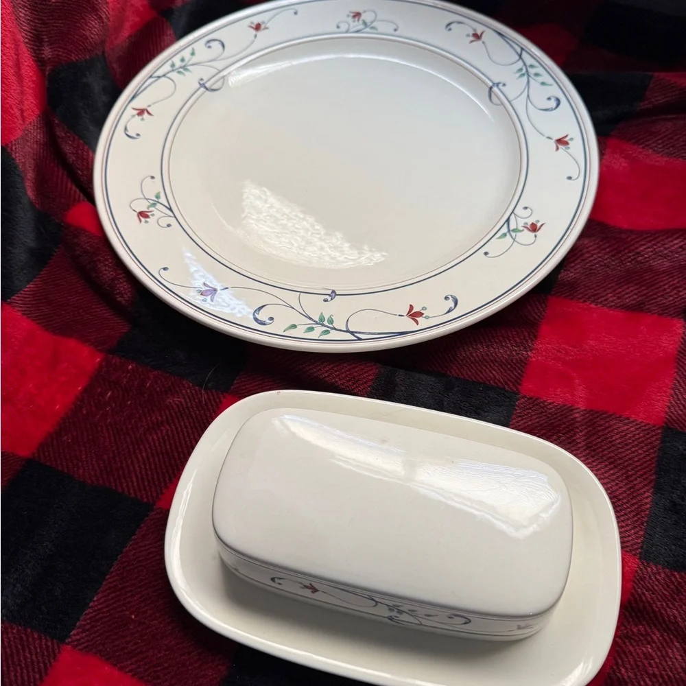 Mikasa Intagolo cac20 Annette Butter Dish Large Round Platter Floral Blue red